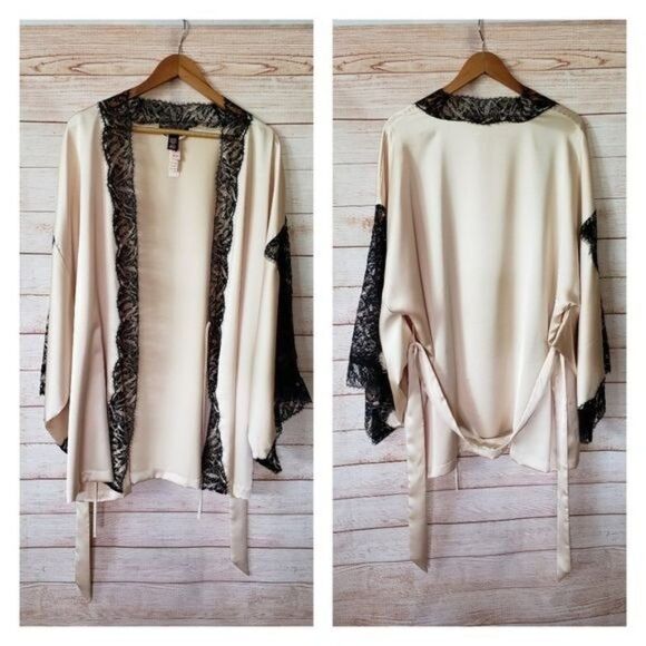 NWT Victoria's Secret Satin/Lace Kimono Robe with Tie Belt - Picture 1 of 6